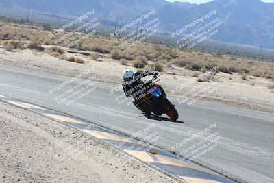 media/Dec-01-2025-Moto Forza (Mon) [[2daa91e15f]]/3-Beginner Group/Session 3 (Turn 16 Inside)/